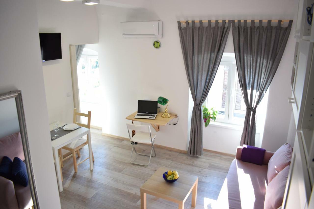 Apartman "Nicole" Pula Extérieur photo